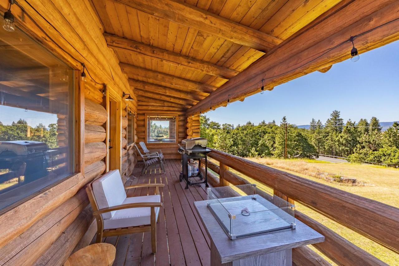Rowland Log Cabin Home Lyle Eksteriør billede