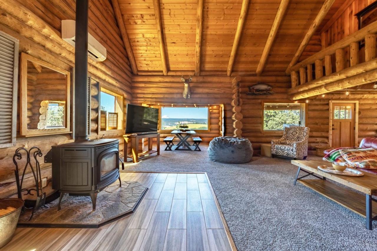 Rowland Log Cabin Home Lyle Eksteriør billede