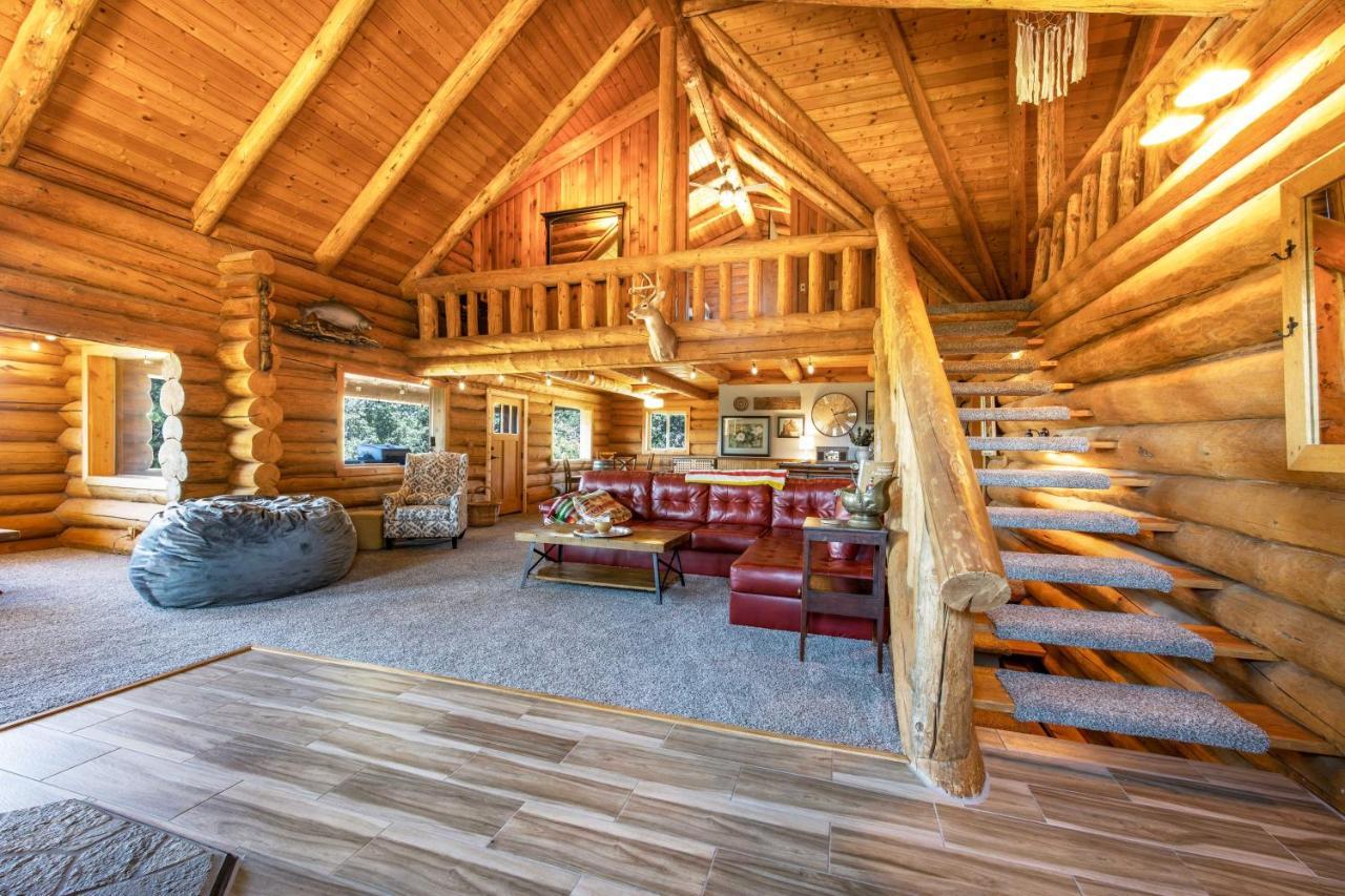 Rowland Log Cabin Home Lyle Eksteriør billede