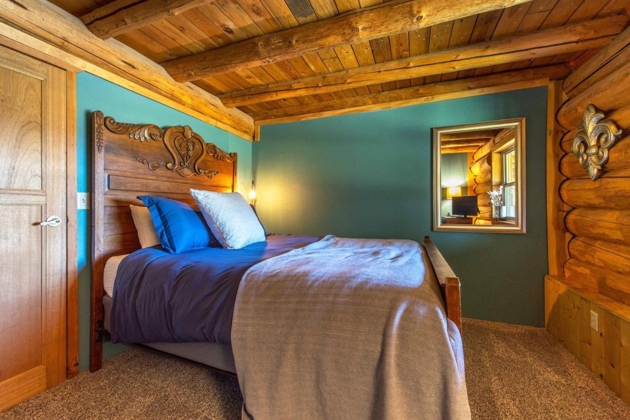 Rowland Log Cabin Home Lyle Eksteriør billede
