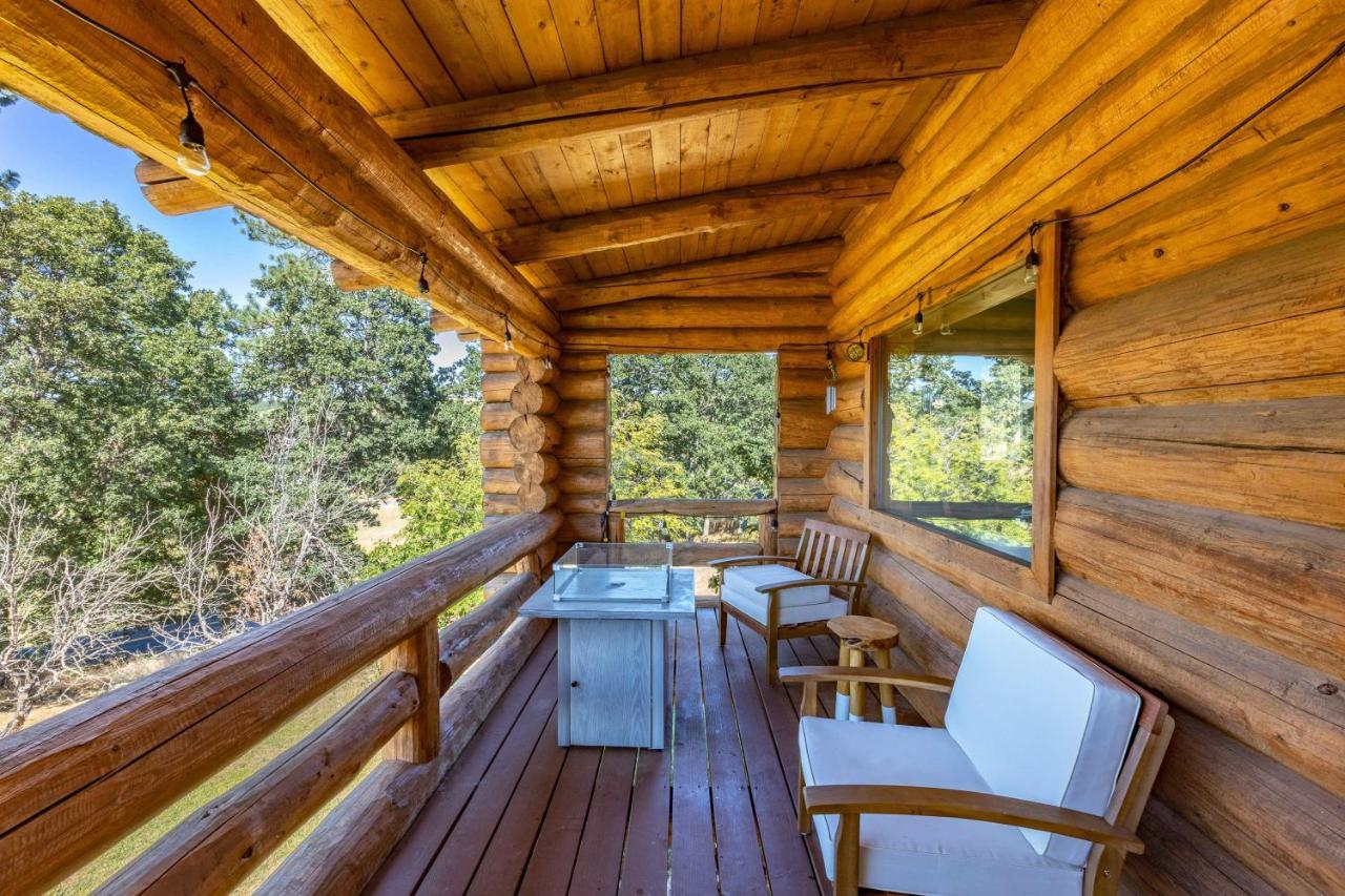 Rowland Log Cabin Home Lyle Eksteriør billede