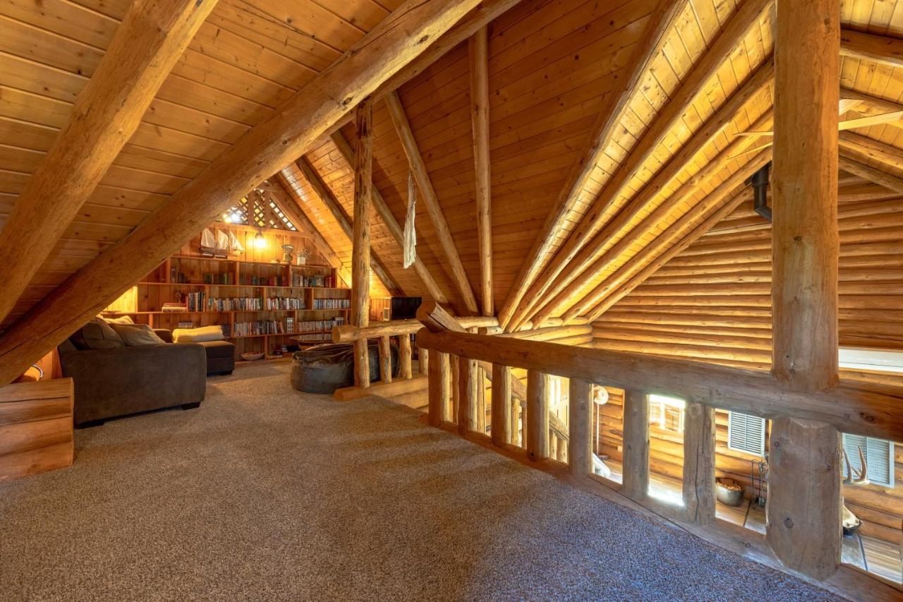 Rowland Log Cabin Home Lyle Eksteriør billede