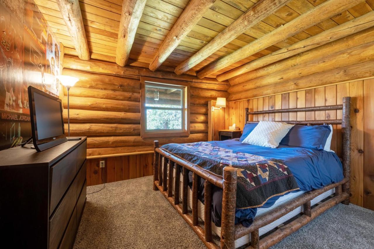 Rowland Log Cabin Home Lyle Eksteriør billede